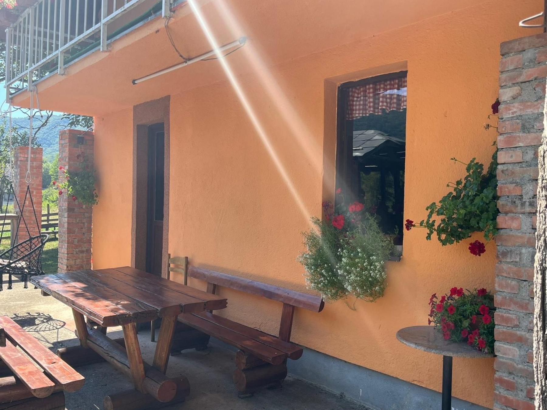 Bed And Breakfast Family Djukic Sipovo ภายนอก รูปภาพ