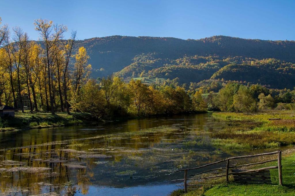 Bed And Breakfast Family Djukic Sipovo ภายนอก รูปภาพ
